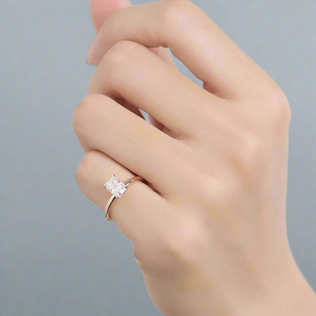 Empire - 1CT/2CT Radiant Cut Hidden Halo Moissanite